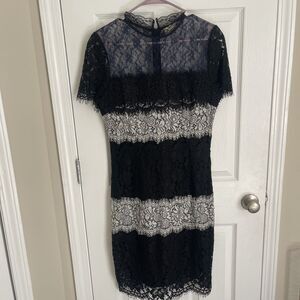 Everleigh Navy & Black Lace Short Sleeve Sheath Dress Size M